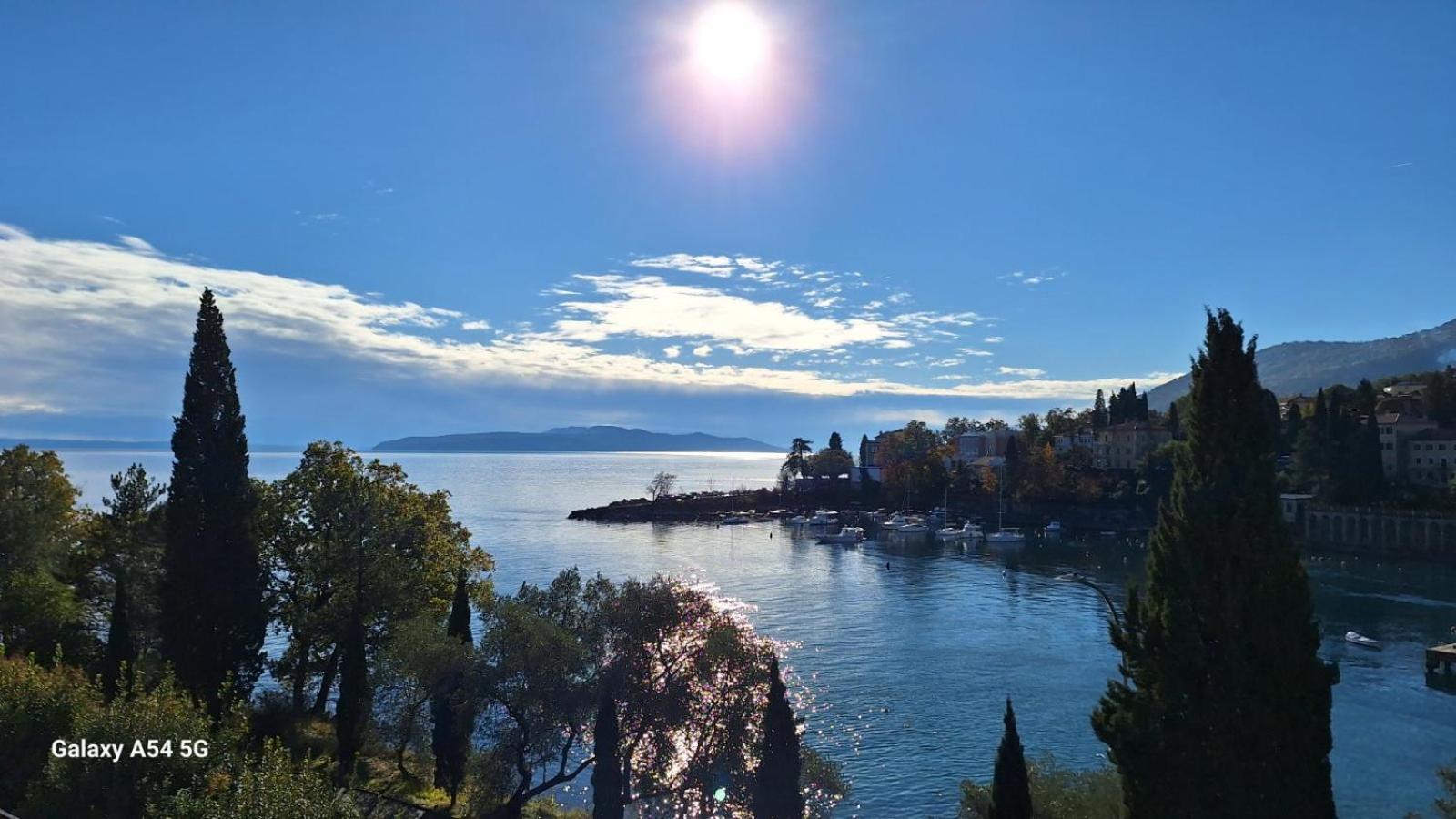 Apartmani Kadmen Ika Exterior foto