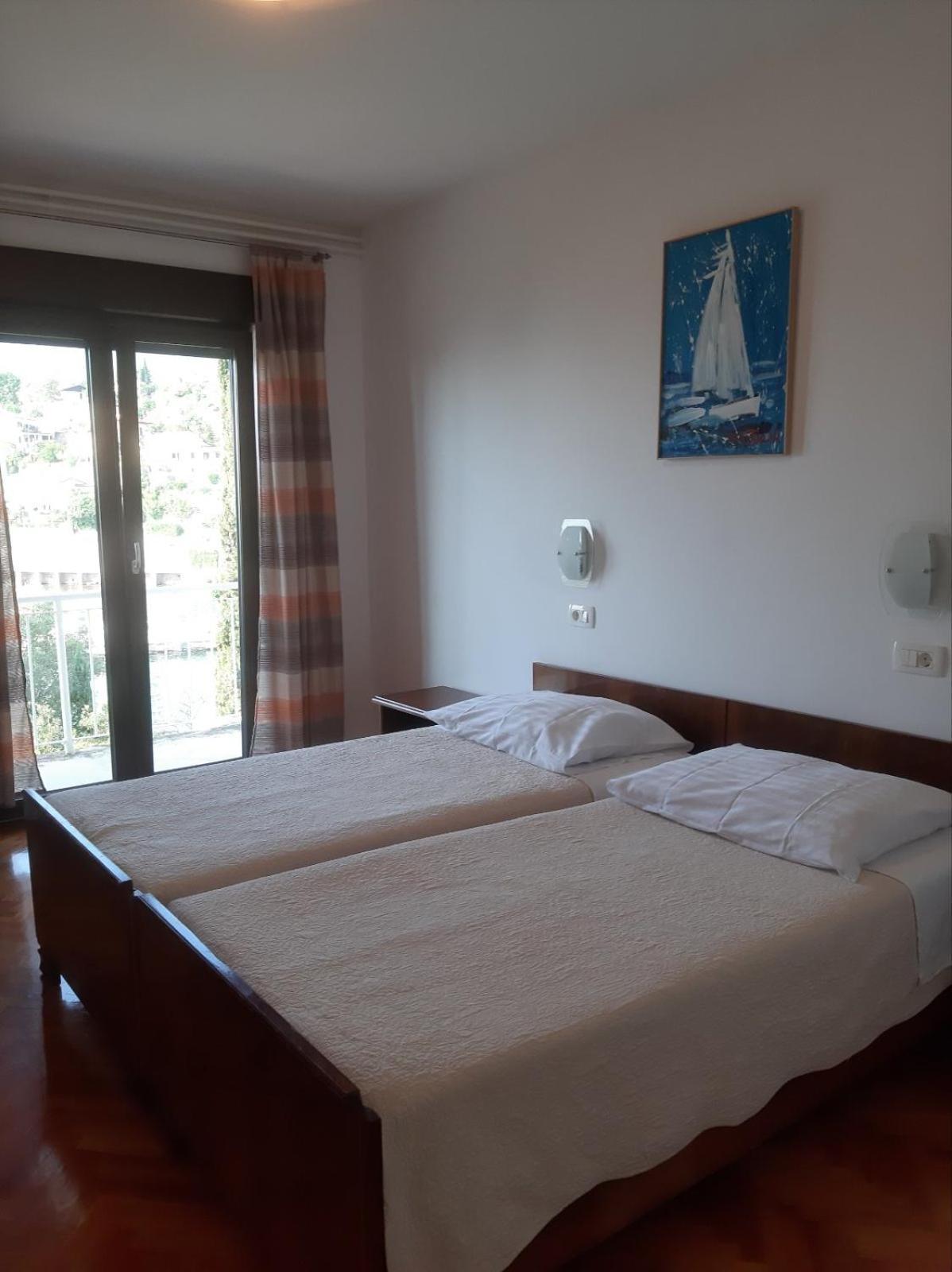 Apartmani Kadmen Ika Exterior foto