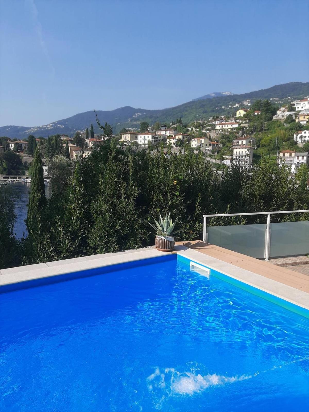 Apartmani Kadmen Ika Exterior foto