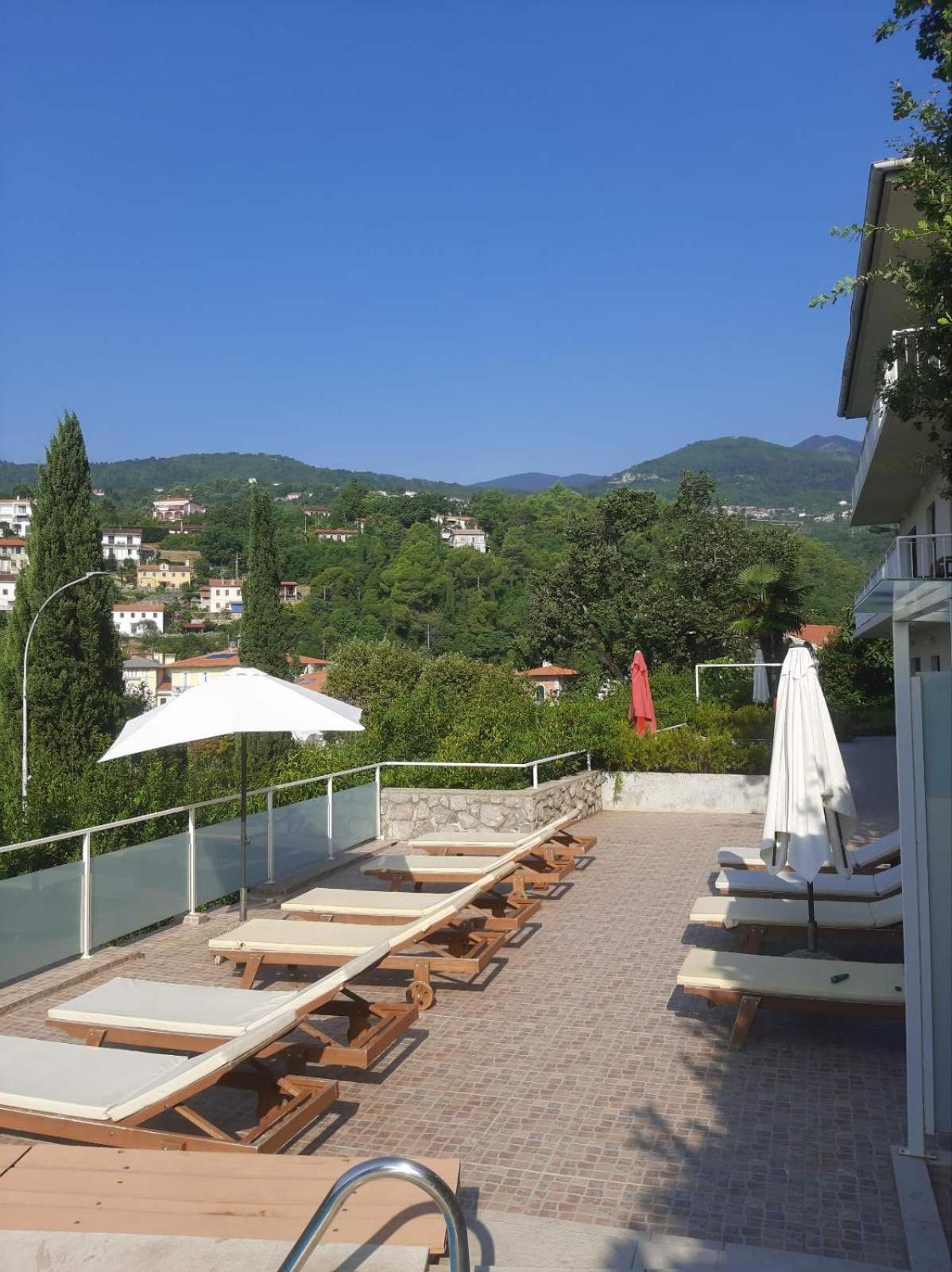Apartmani Kadmen Ika Exterior foto