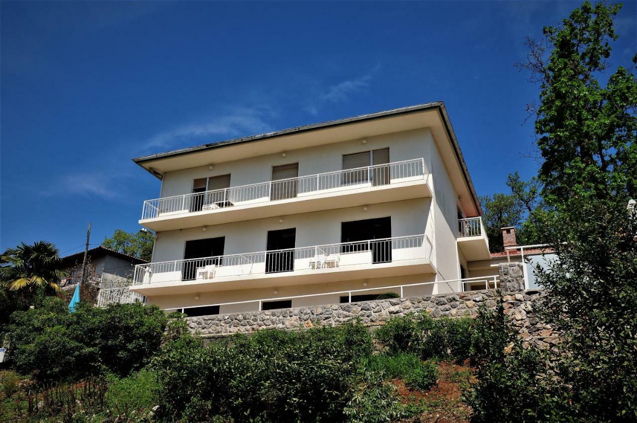 Apartmani Kadmen Ika Exterior foto