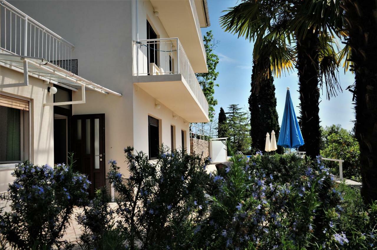 Apartmani Kadmen Ika Exterior foto